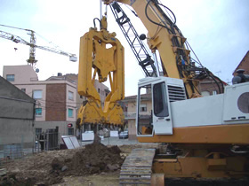 CHS8, Hydraulic diaphragm wall grab